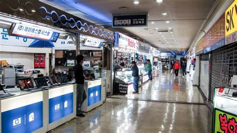 Das Yongsan Electronics Market – Ein Paradies für Technikbegeisterte und Schnäppchenjäger!