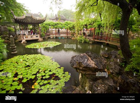 Der Lingering Garden – Ein versteckter Juwel der chinesischen Gartenkunst!