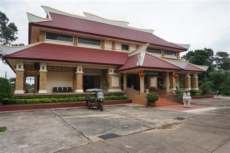 Der Tempel der Literatur: Ein historisches Meisterwerk inmitten des geschäftigen Udon Thani!